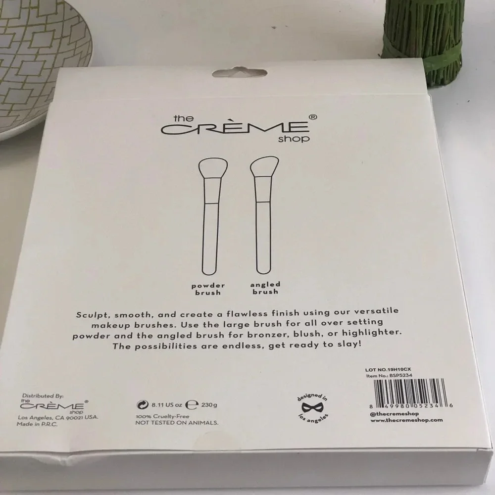 New! The Creme makeup brush and sponge set!